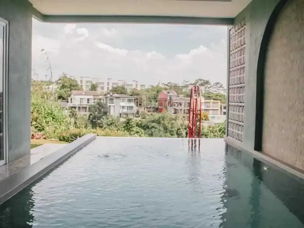 Rumah/Villa siap huni di Resor Dago Pakar ada kolam renang