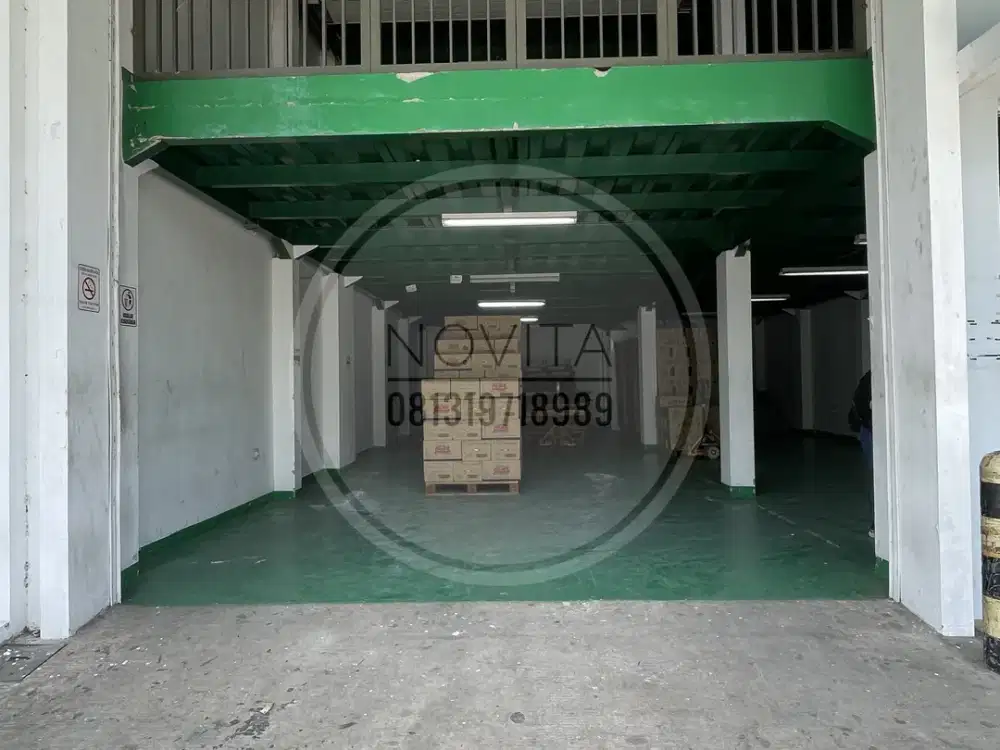 Dijual Gudang di Green Sedayu Bizpark - Semi Furnished 3 Lantai Nego