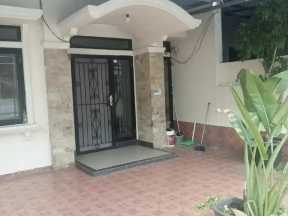 Rumah Di Kelapa Gading Kamar 4+1 Dalam Komplek
