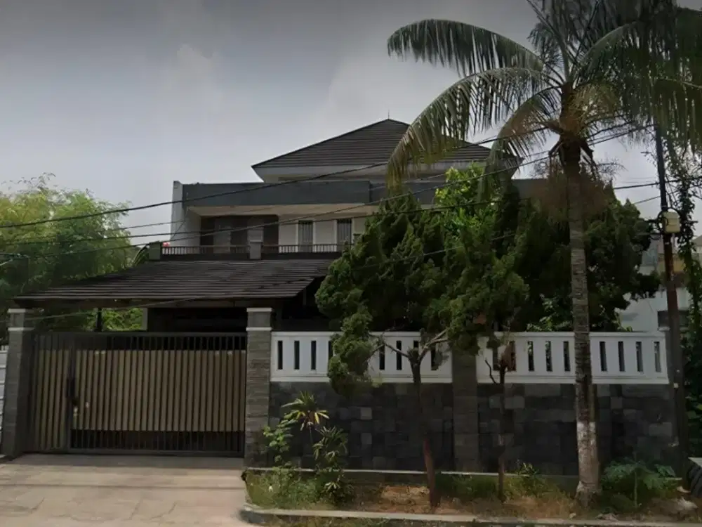 Rumah Strategis Pinggir Jalan Dalam Komplek Pondok Kelapa