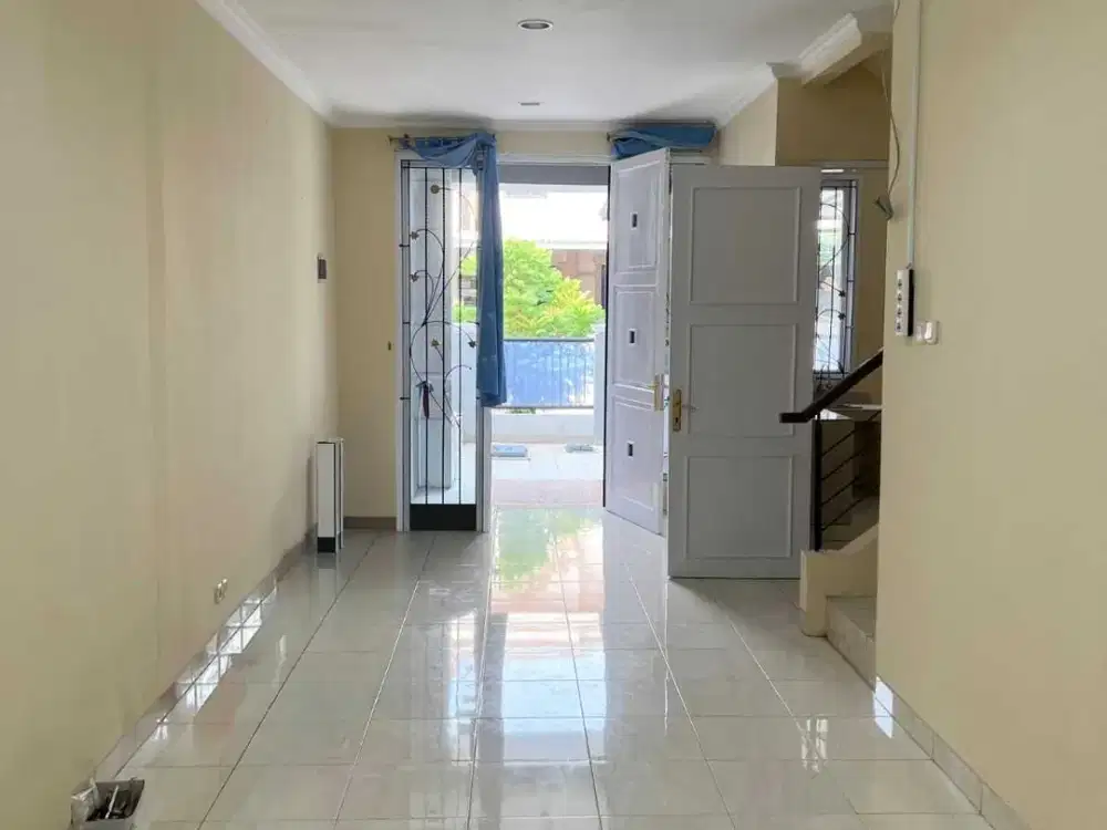 Disewa Rumah Minimalis Bagus & Akses Mudah di Royal Residence Cakung