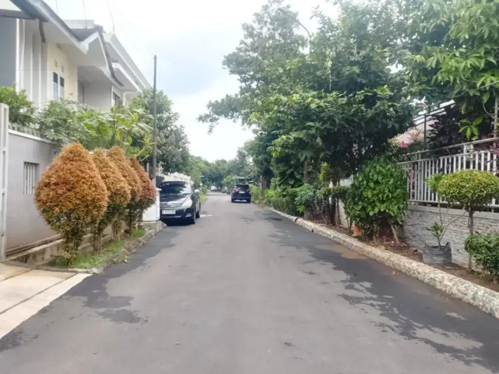 disewakan rumah 2 lantai baru direnovasi di daerah karang tengah