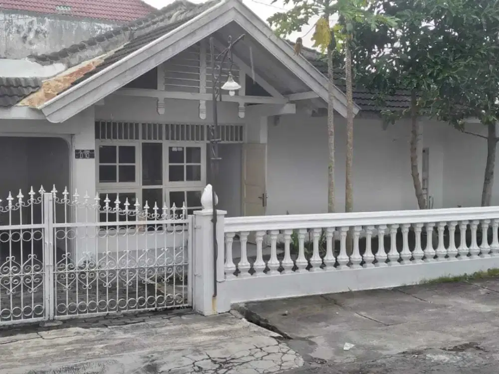 Rumah strategis cocok utk kantor di Nogotirto