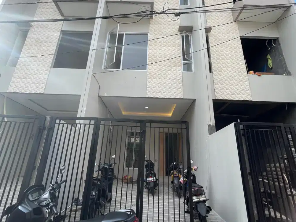Rumah 3½ lantai Jalan Mangga Duri Kepa Jakarta Barat