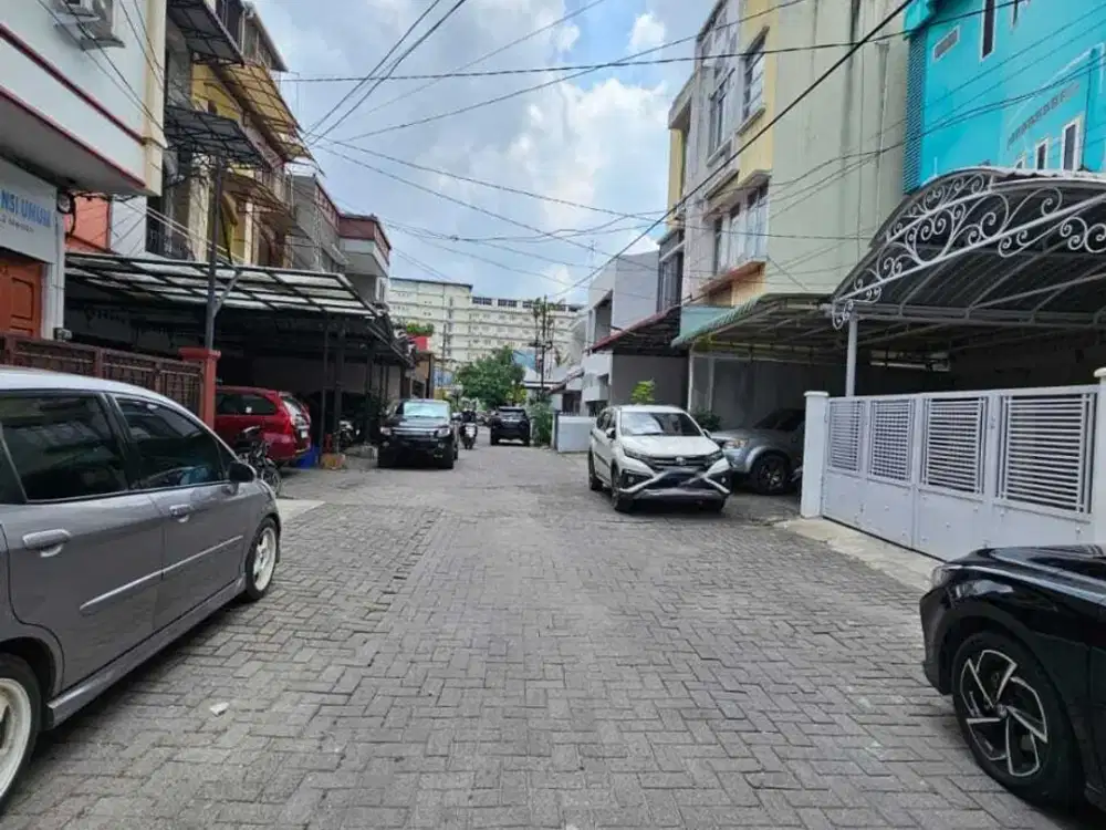 Dijual Rumah Villa Komplek Rustam JL S. Parman