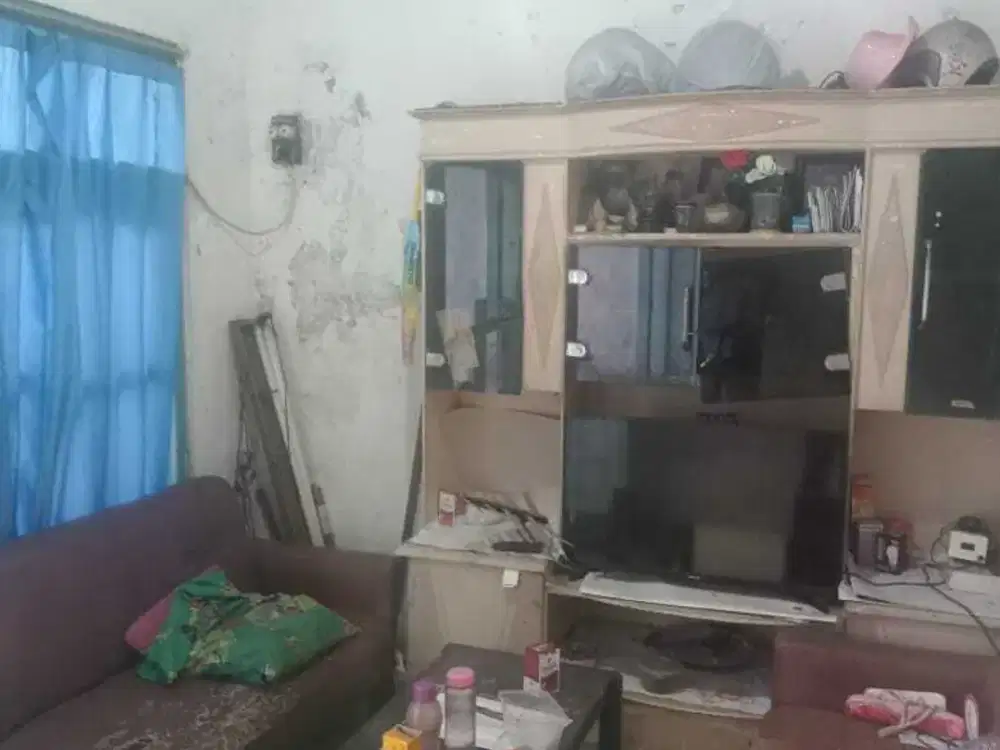 Rumah 2 lantai Lokasi saaangaat Strategis di JOJORAN-karangmenjangan