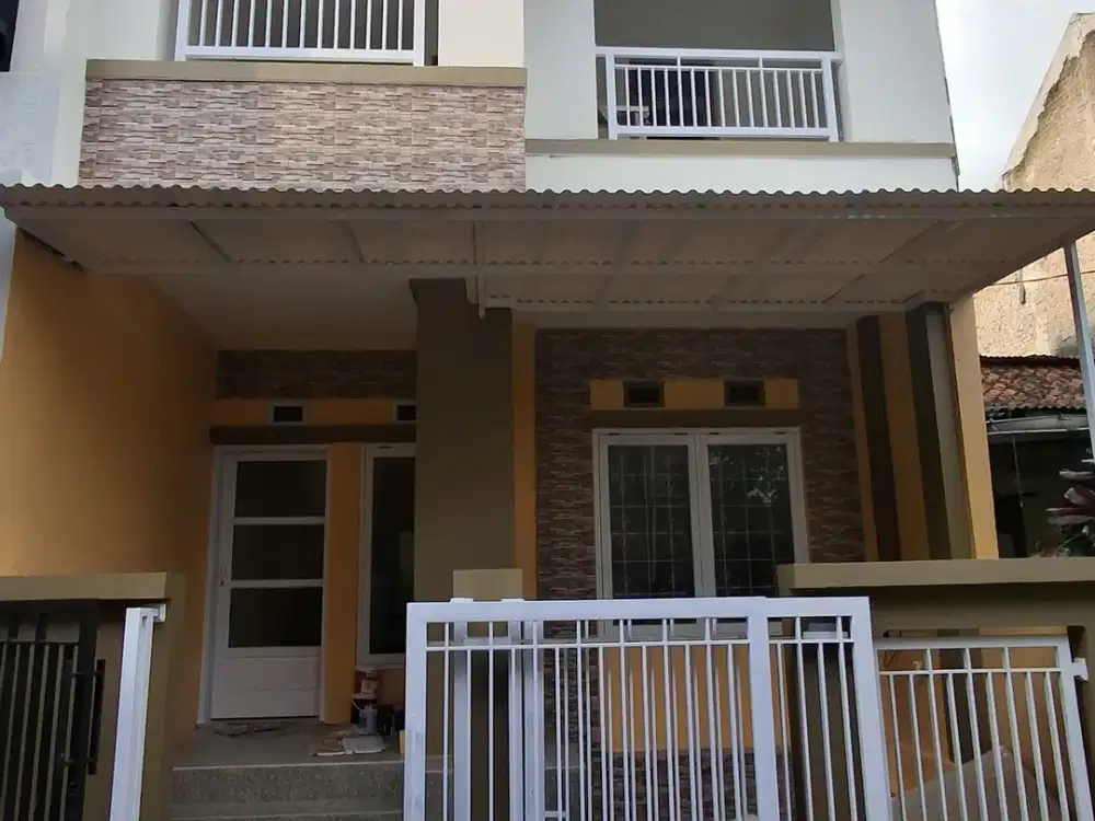 Rumah 2 lantai di komplek gbr belakang borma permata cimahi
