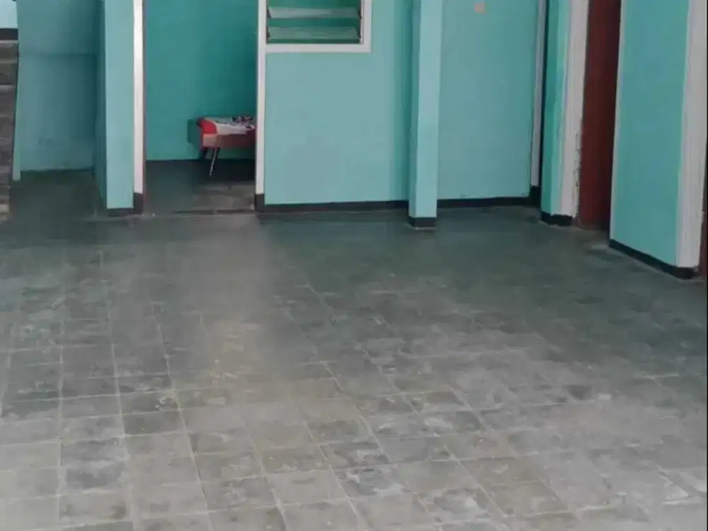 Kontrakan rumah sudah ada perabotan 11 kasur dan 11 lemari