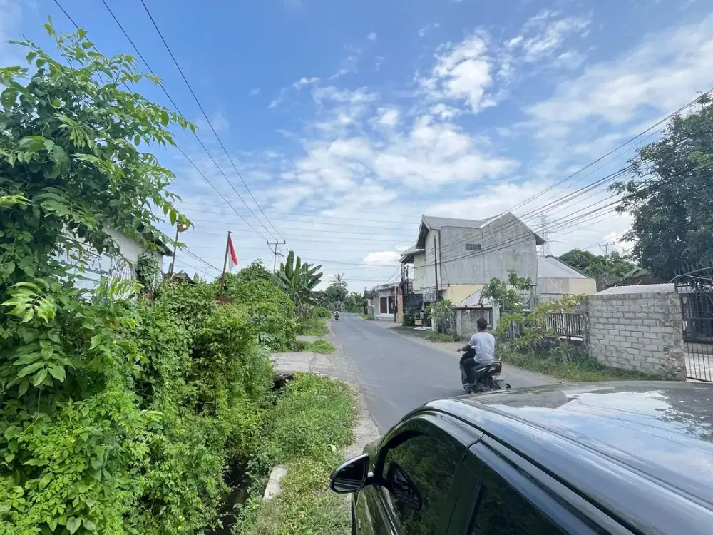 Tanah pinggir jalan Raya Sesela
