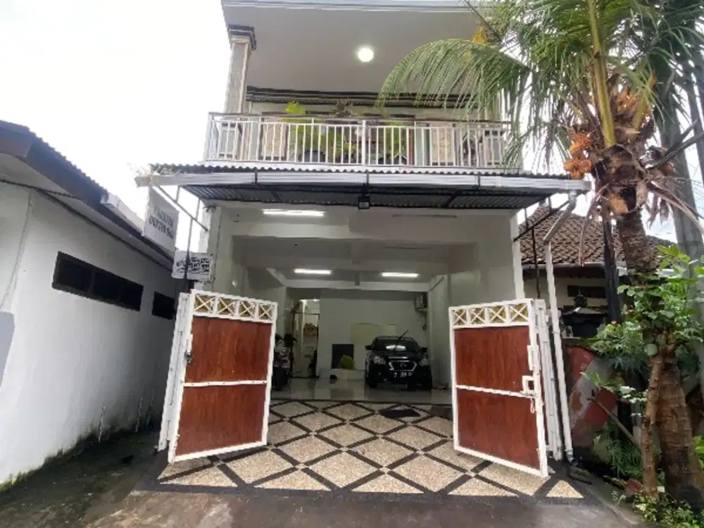 Di kontrakan rumah jalan Dewi Madri, Denpasar, Bali
