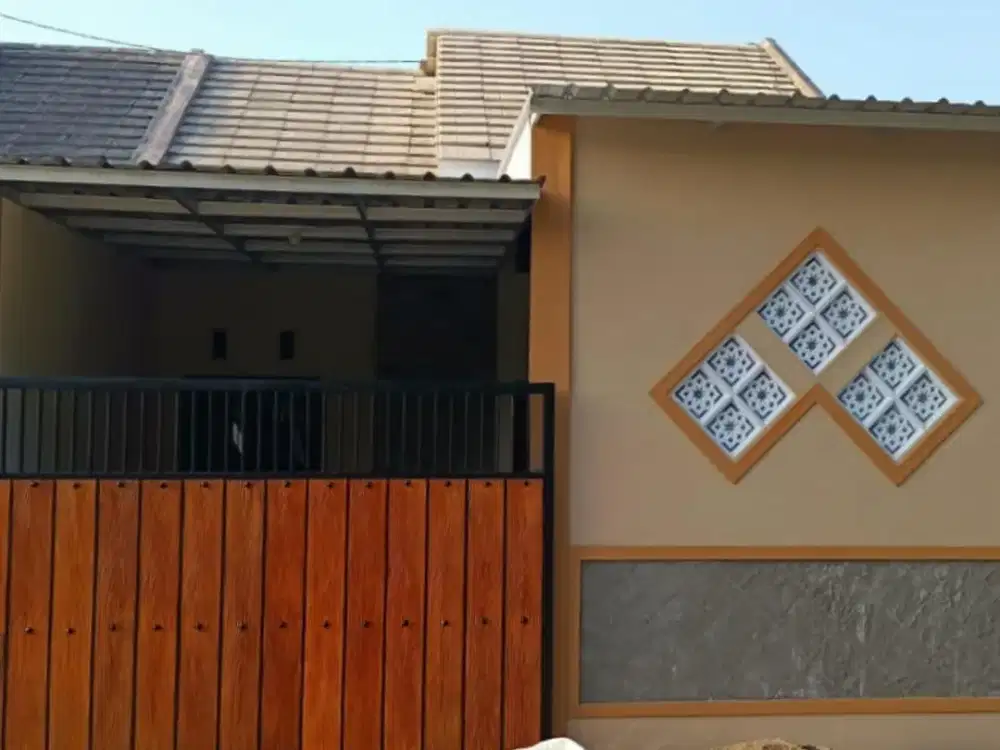 Rumah posisi paling depan gate. Cocok untuk usaha