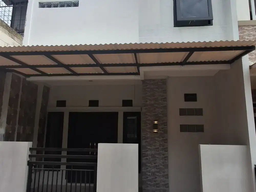 Rumah 2 lantai di komplek gbr 1 bisa kpr