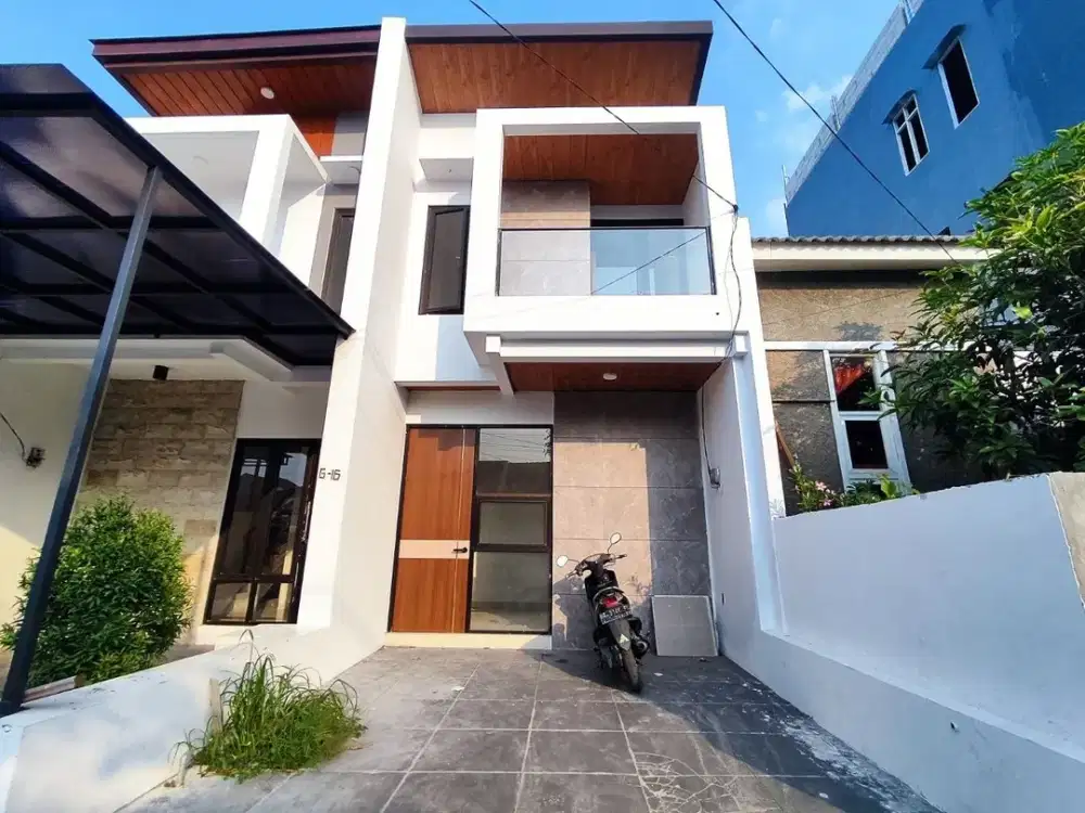 Jual Cepat! Rumah 2 Lantai Royal Paka Dekat Dengan Kampus UPN
