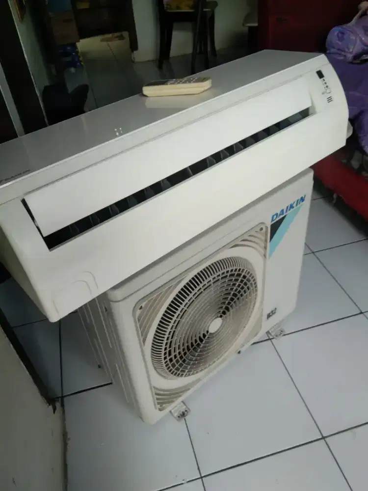 D jual ac daikin 1/2 pk r32 sama pasang