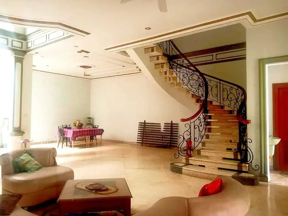 RUMAH BAGUS HOMIE DI KOMPLEK RC VETERAN BINTARO JAKARTA SELATAN