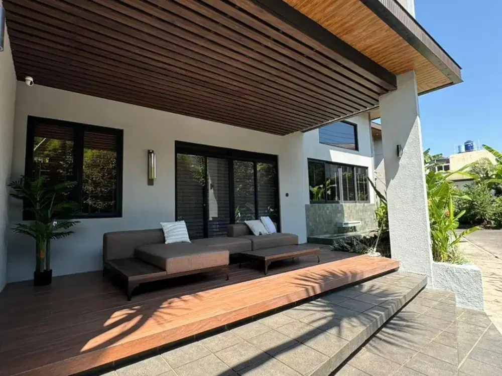 Rumah Fully Furnished Special Design di Tatar Wangsakerta KBP