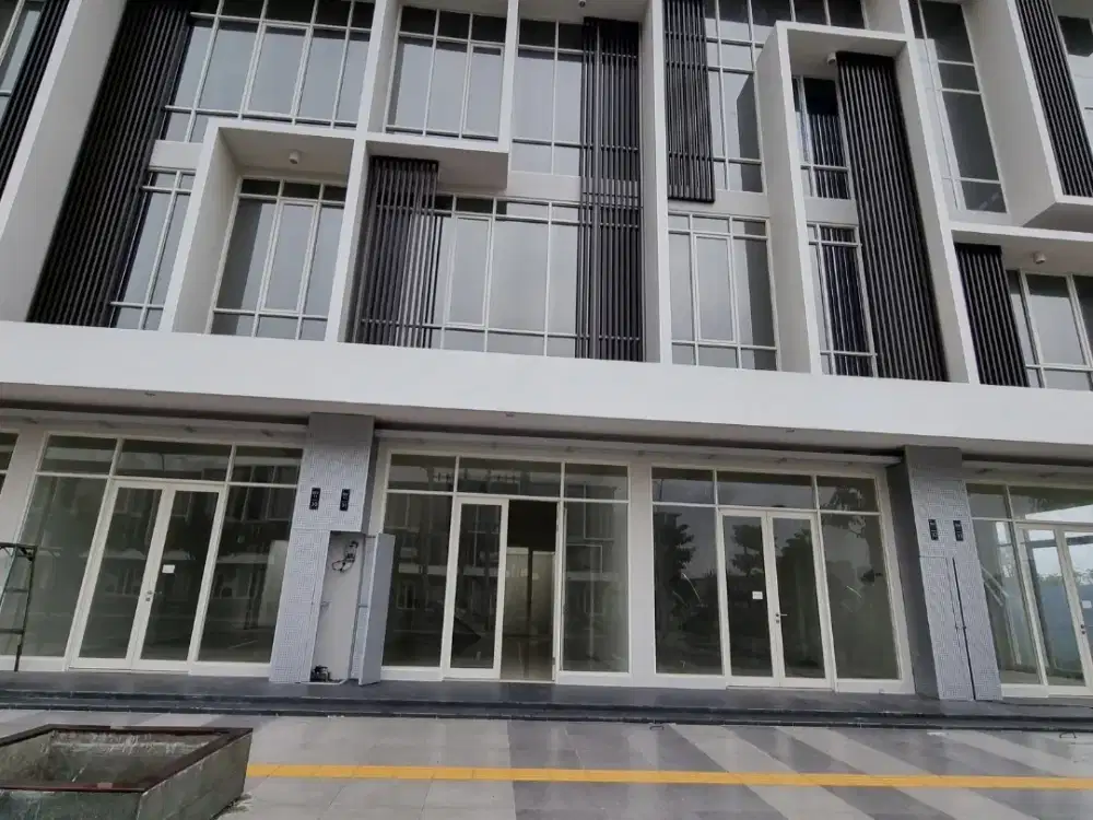 RUKO 3LT BOULEVARD NORTH WEST CITRALAND SURABAYA