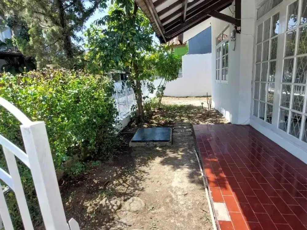 Rumah selantai strategis siap huni di Arcamanik Bandung