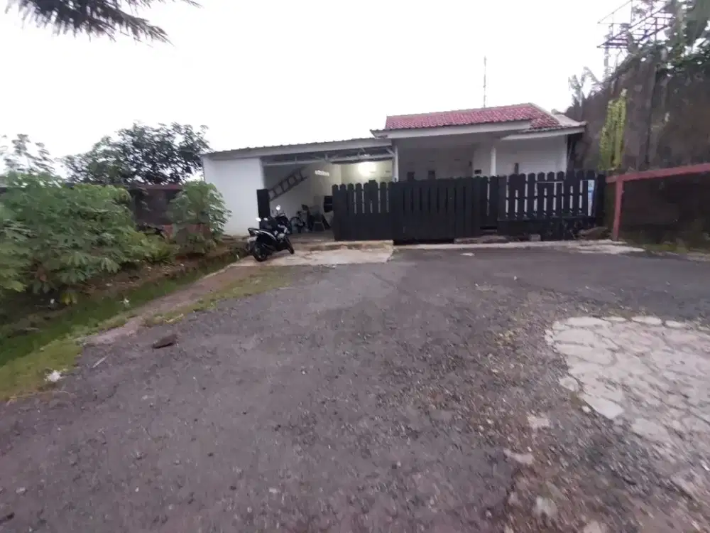 Rumah Dijual Puri Cibeureum Pojok Strategis depan Taman Luas