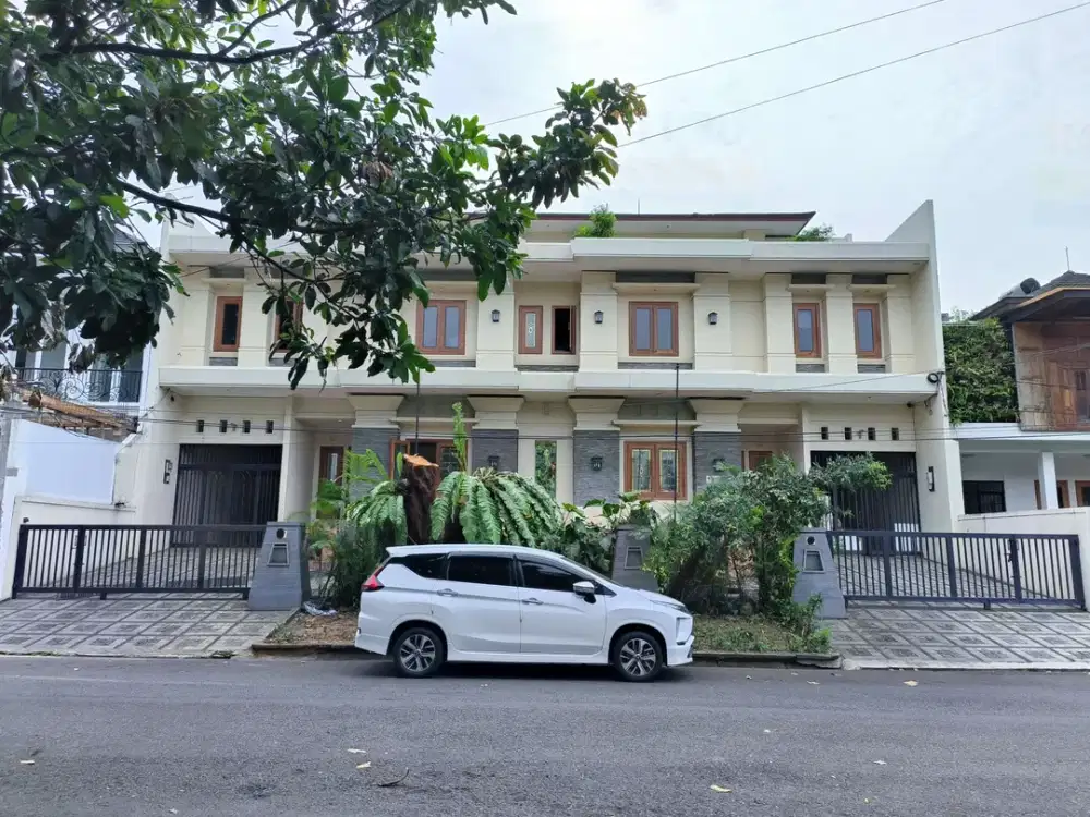 Dijual Cepat Rumah Besar Siap Huni. Lokasi Bagus Sekali