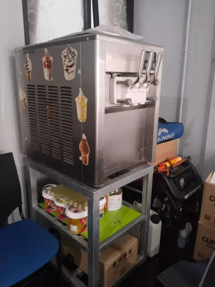 Mesin Es Krim 3 Tuas Siap Pakai