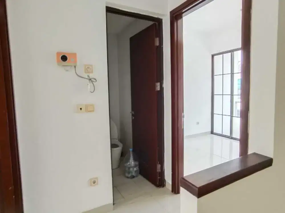 Disewakan Rumah Kamar 2+1 di Cluster East Asia Green Lake City