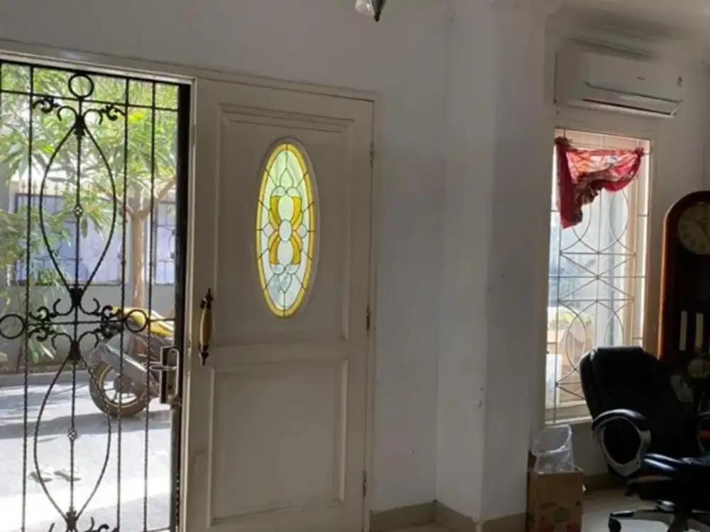 Dijual ! Rumah 3 Lt Full Rooftop lokasi Taman Palem Lestari