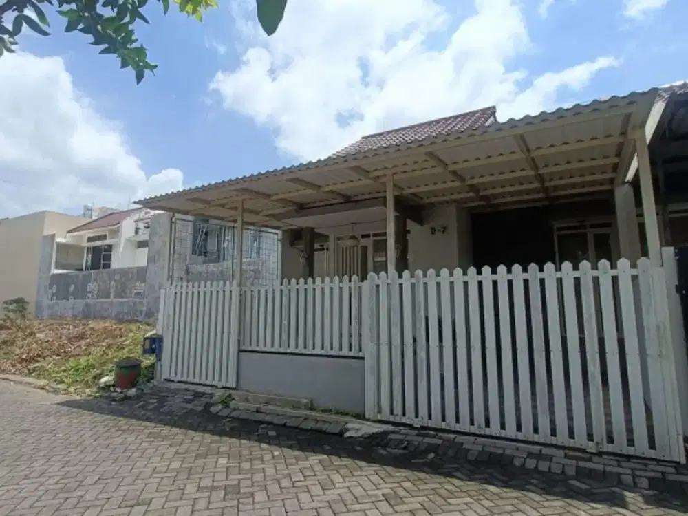 dijual rumah di pandanwangi
