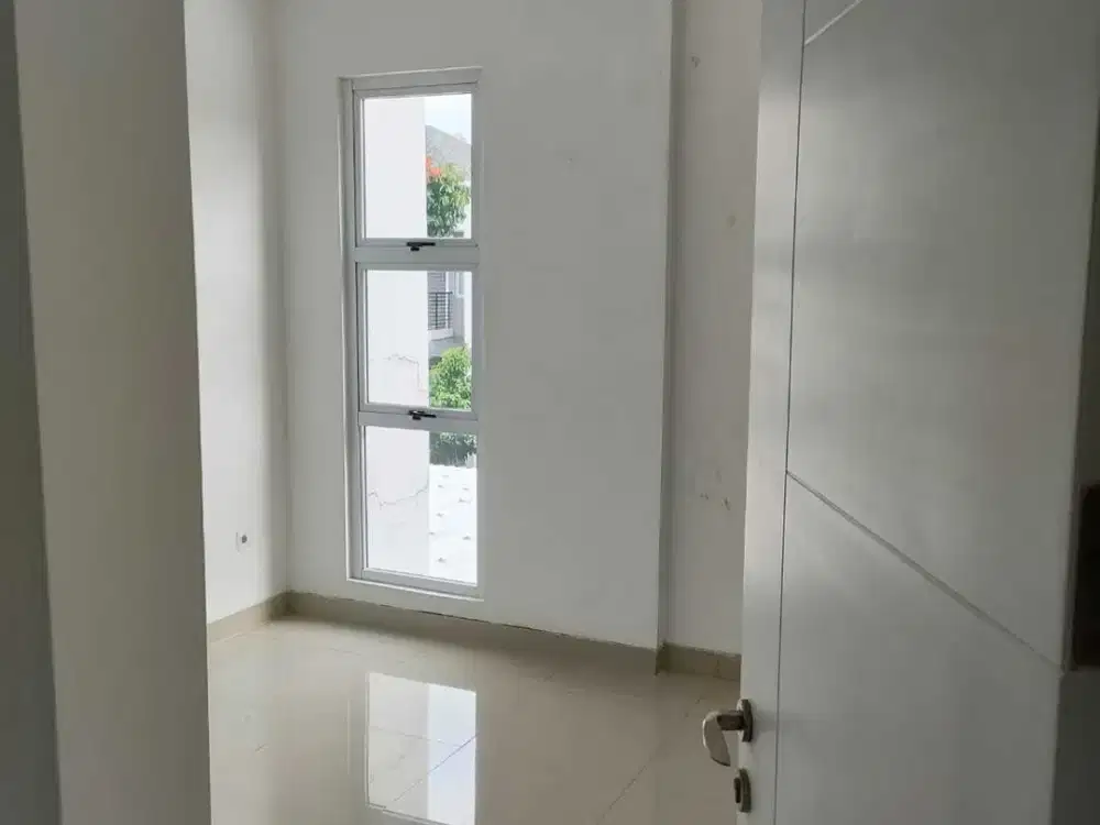 Dijual Rumah Kompek di Green Lake City Cluster Amerika Latin