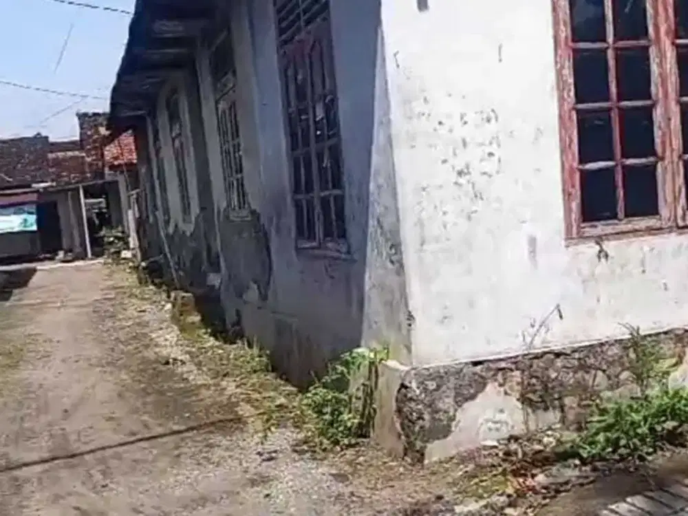 MURAH TANAH SUDAH ADA BANGUNAN LINGKUNGAN KOS DEKAS KAMPUS UII JK13138