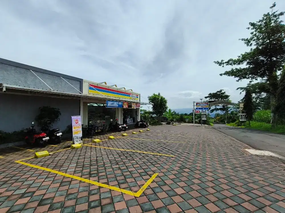 INDOMARET DIJUAL, DI LAWANG, MALANG,AREA WISATA KEBUN TEH