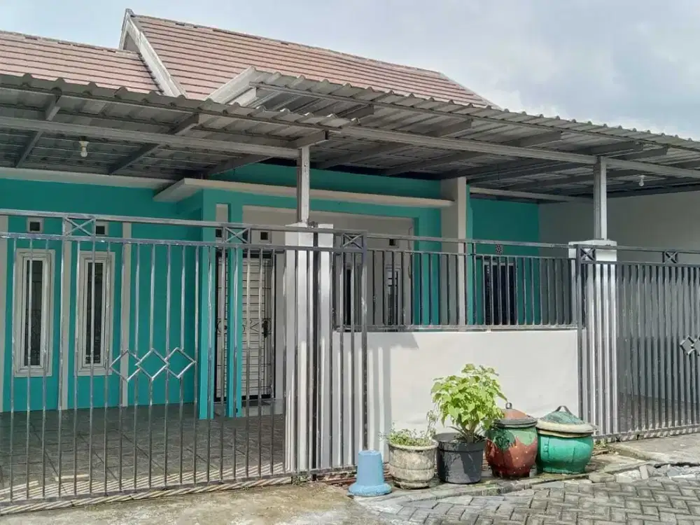 RUMAH POJOK LUAS DI DEKAT PASAR SUKODONO