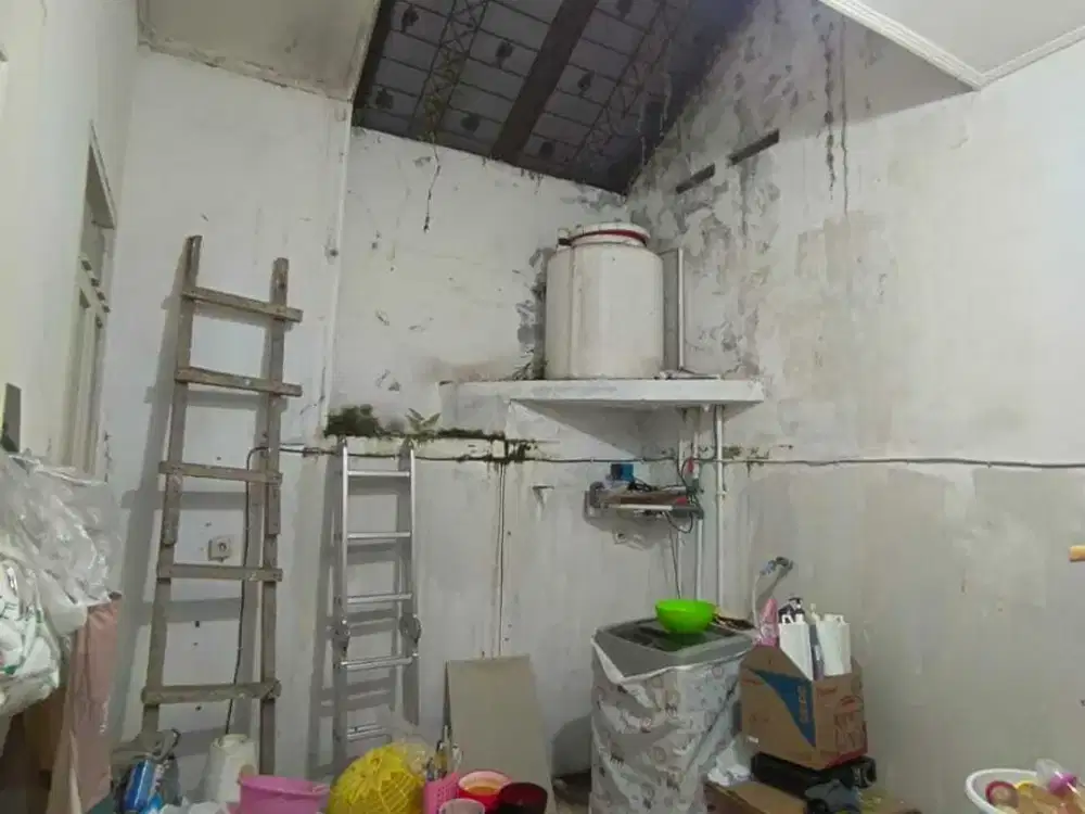 Dijual Ruko 2 lantai bagus siap huni di Jl Sariwangi
