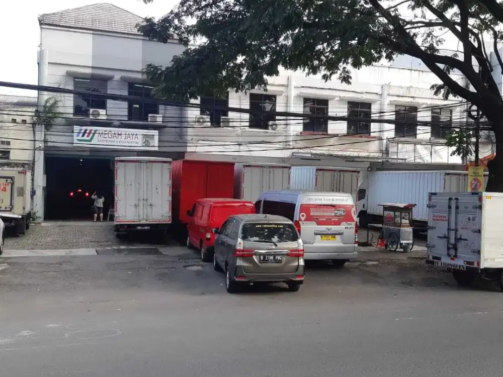 Jual 4 Ruko Rendeng Hitung Tanah di Mainroad BKR Bandung Kota