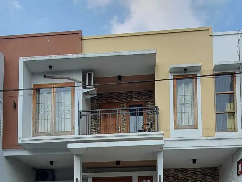 Rumah 2 Lantai di Gunung Sari Indah Surabaya SHM siap huni murah