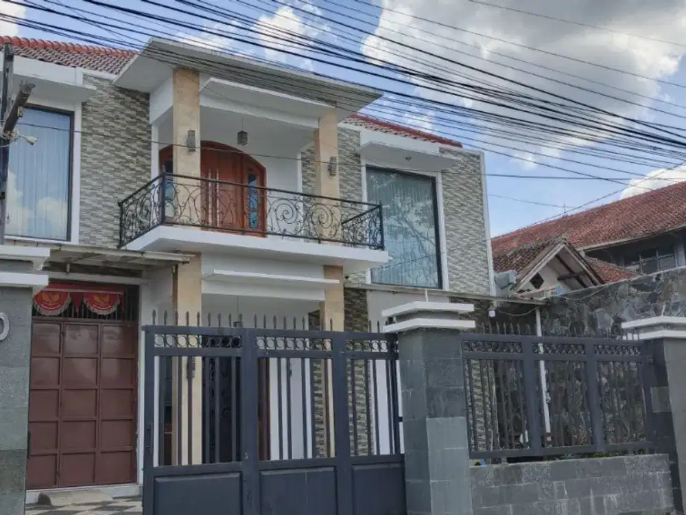 Rumah Mewah Strategis Kadudampit Cisaat  Sukabumi