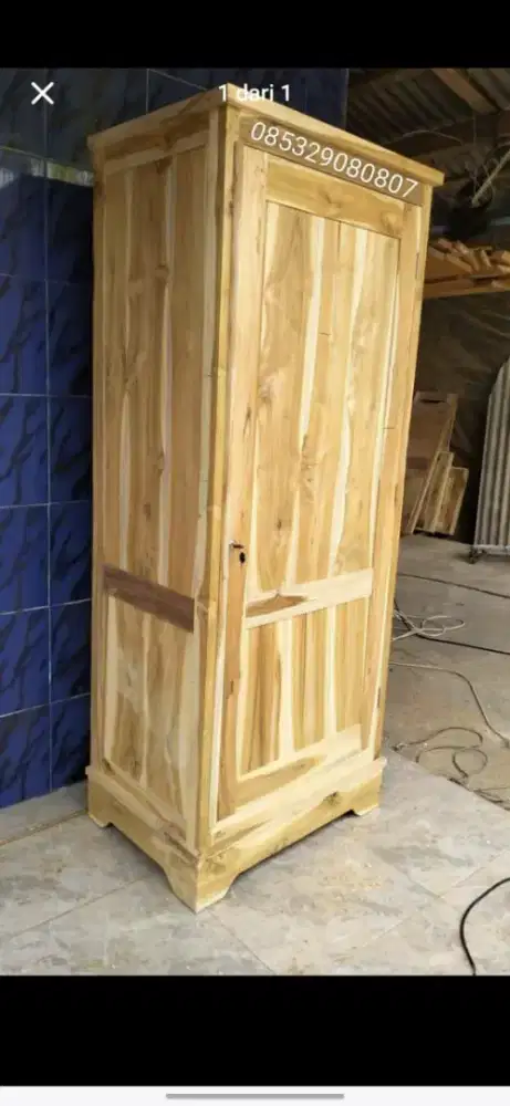 Lemari kost satu pintu