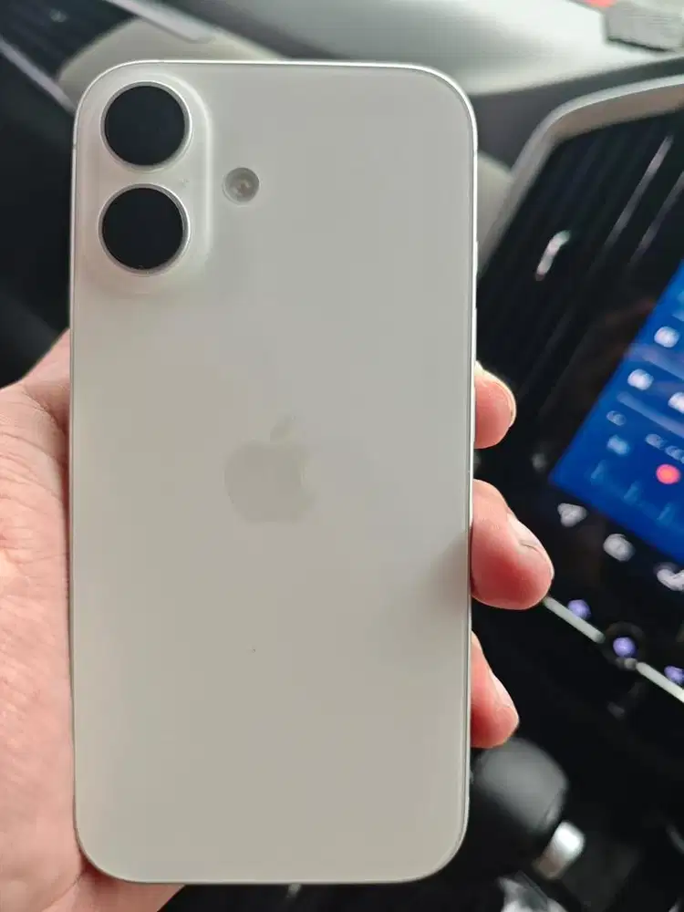 Iphone 16 128gb, garansi blibli on april 2026