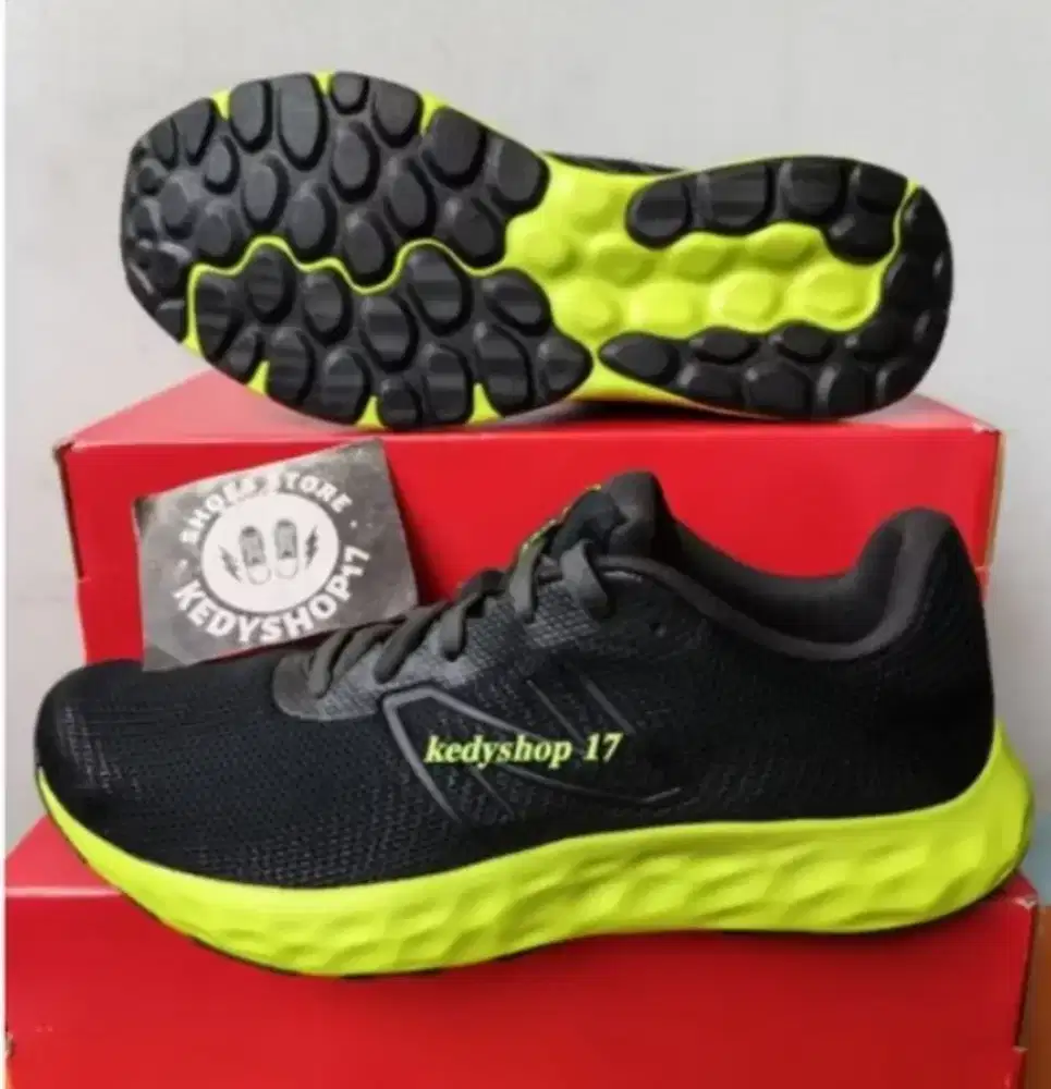 Sepatu running NB size 44 original murah