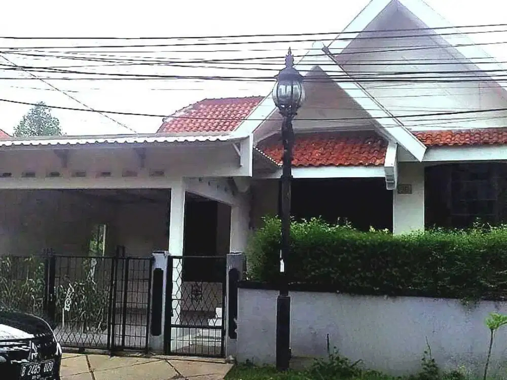 Sewa Rumah Cantik Terawat dan Asri di jalan utama Bukit Cimanggu Bogor