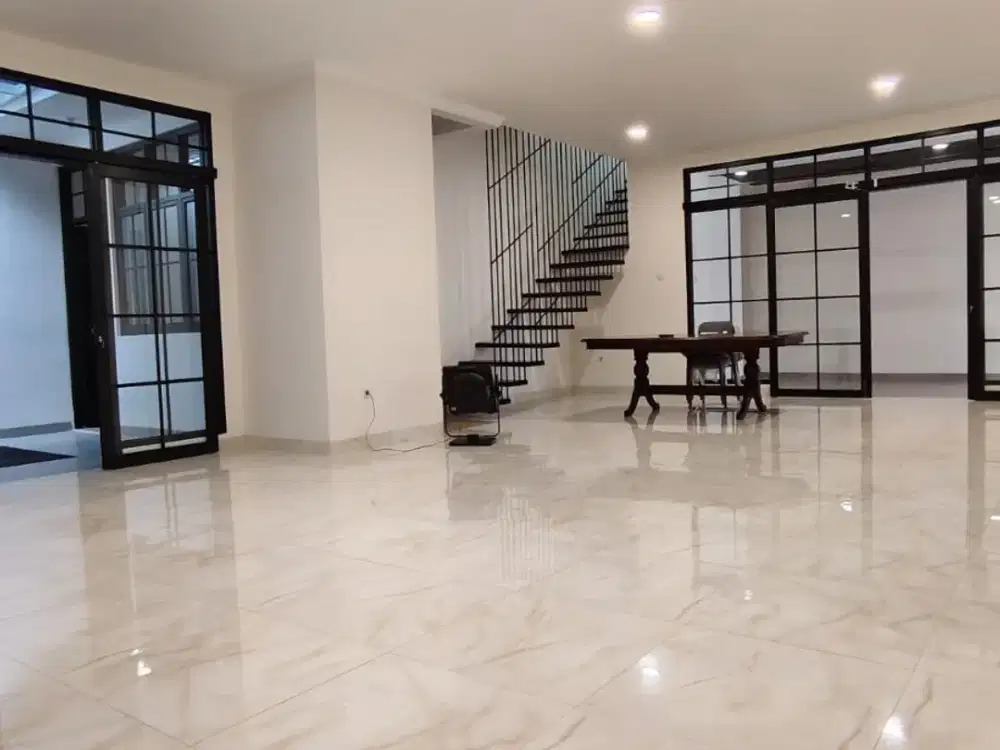 Di Sewa Rumah Bagus lokasi di Jl Terogong, cilandak, Jakarta Selatan