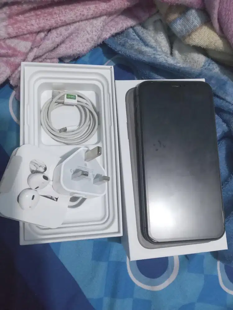 Jual hp iphone 11 second 64gb