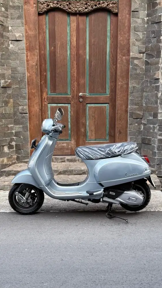 Vespa LX 125  Grey Delicato 2022