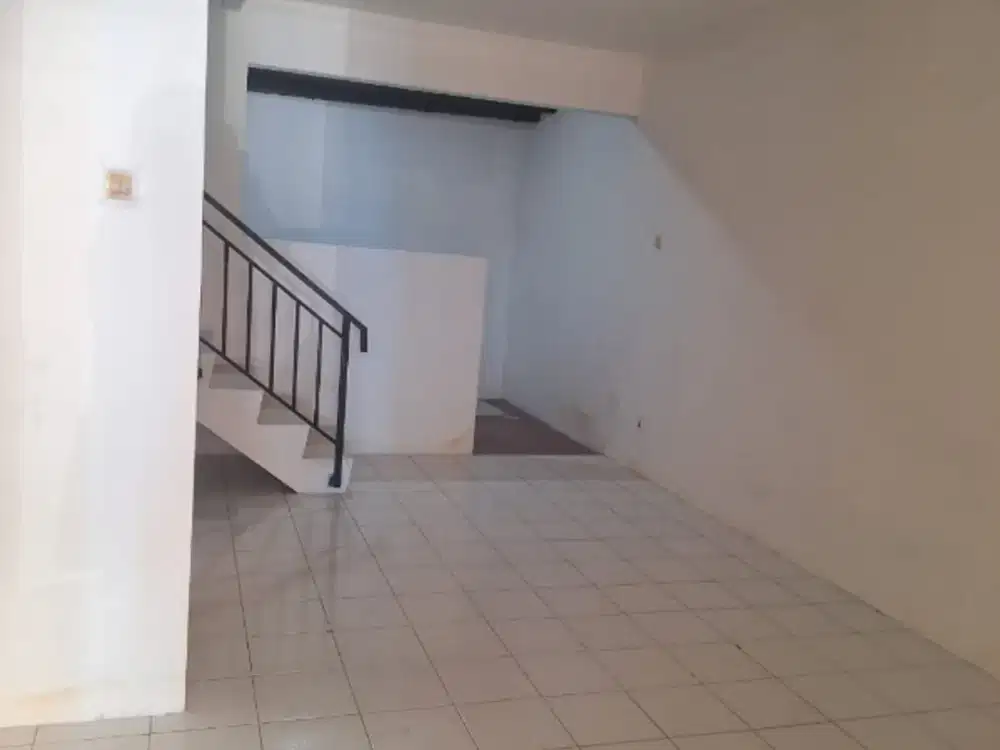 Rumah disewakan golden palm termurah