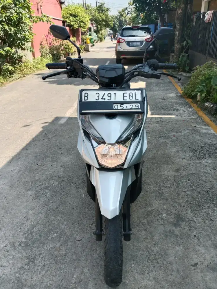Dijual motor Honda Beat street 2019