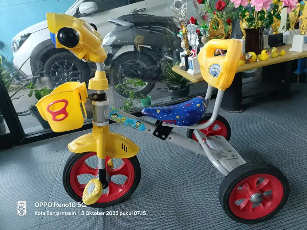 Sepeda roda tiga merk Family