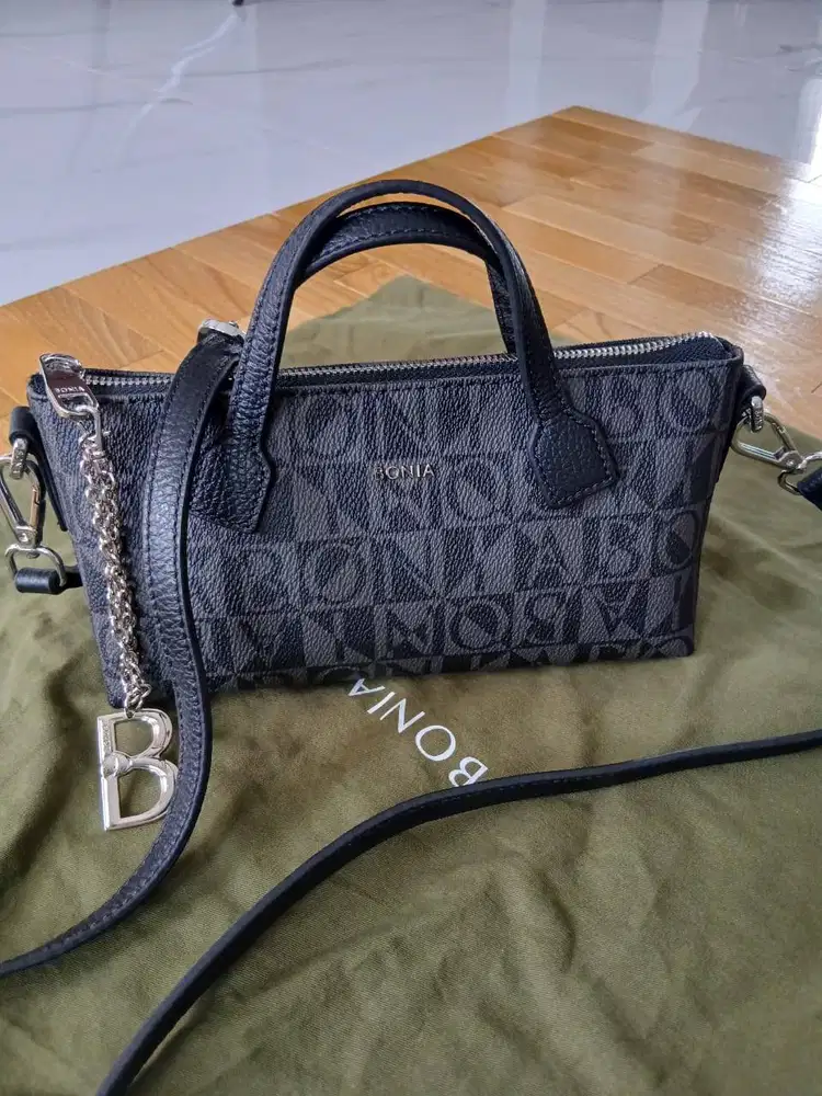 Jual tas bonia second masih baru