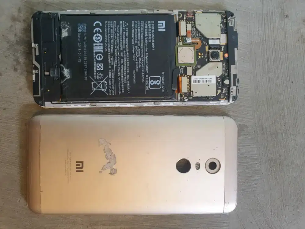 Xiaomi Redmi 5+ 4G Ram 4/64Gb Bahan mati