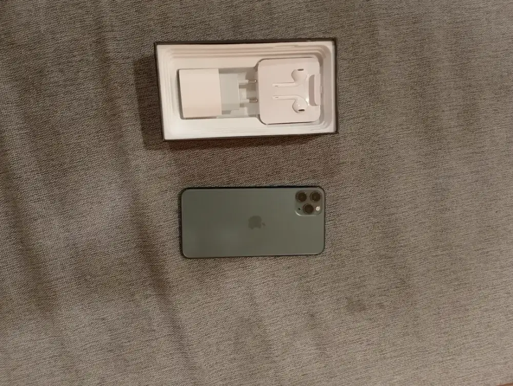 Iphone 11 pro max 256gb sangat tepat apple