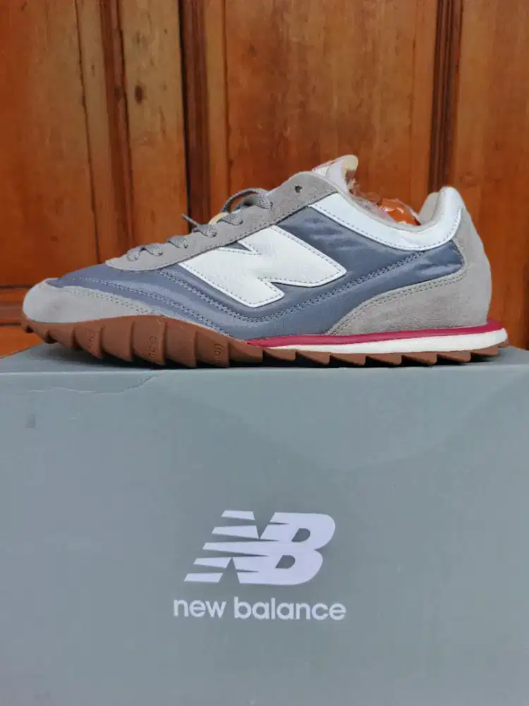 SEPATU NB RC 30 SIZE 42